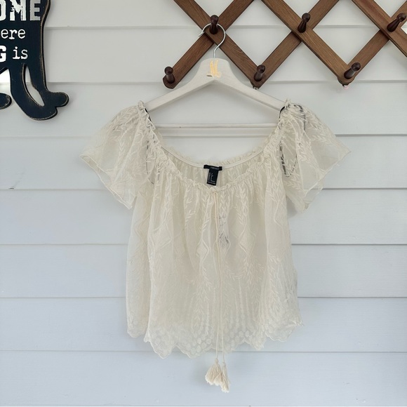 NEW Forever 21 Ivory Lace Peasant Top - Picture 2 of 5
